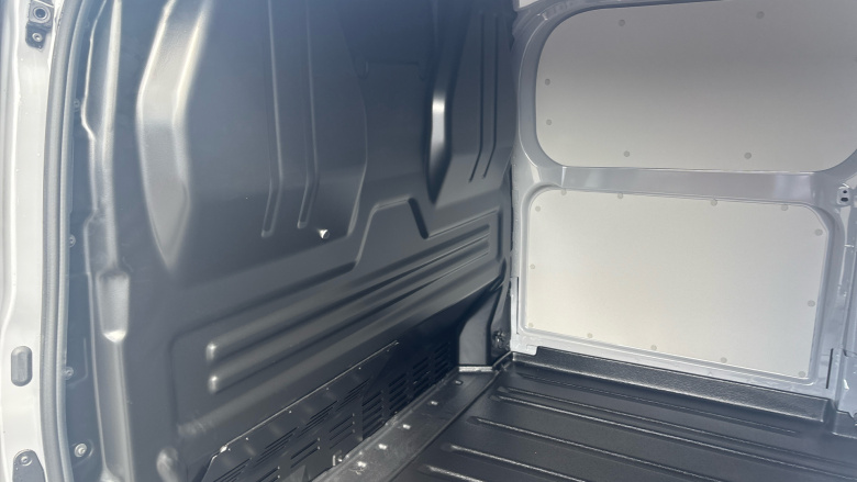 Ford Transit Custom E-320 L1 Rwd 100kW 65kWh H1 Van Limited Auto